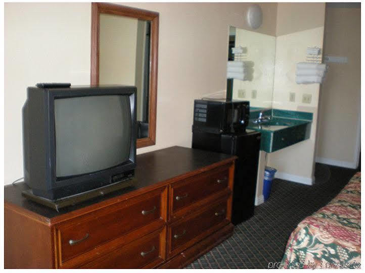 Hotel Corona Ca - Hwy 91 Luaran gambar
