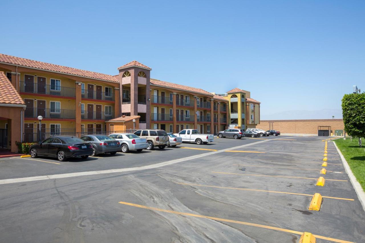 Hotel Corona Ca - Hwy 91 Luaran gambar